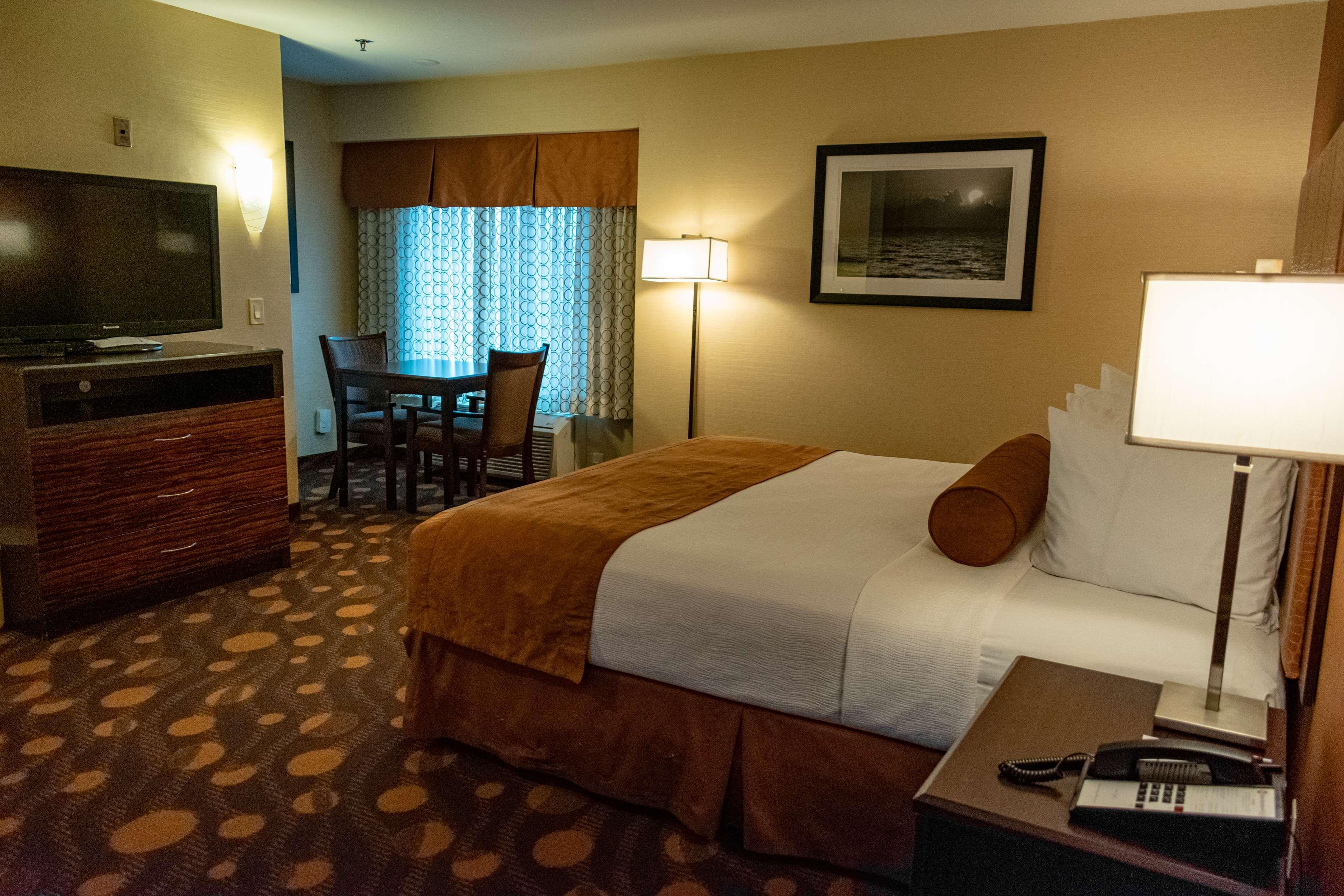 Best Western Plus Suites Hotel Coronado Island Экстерьер фото