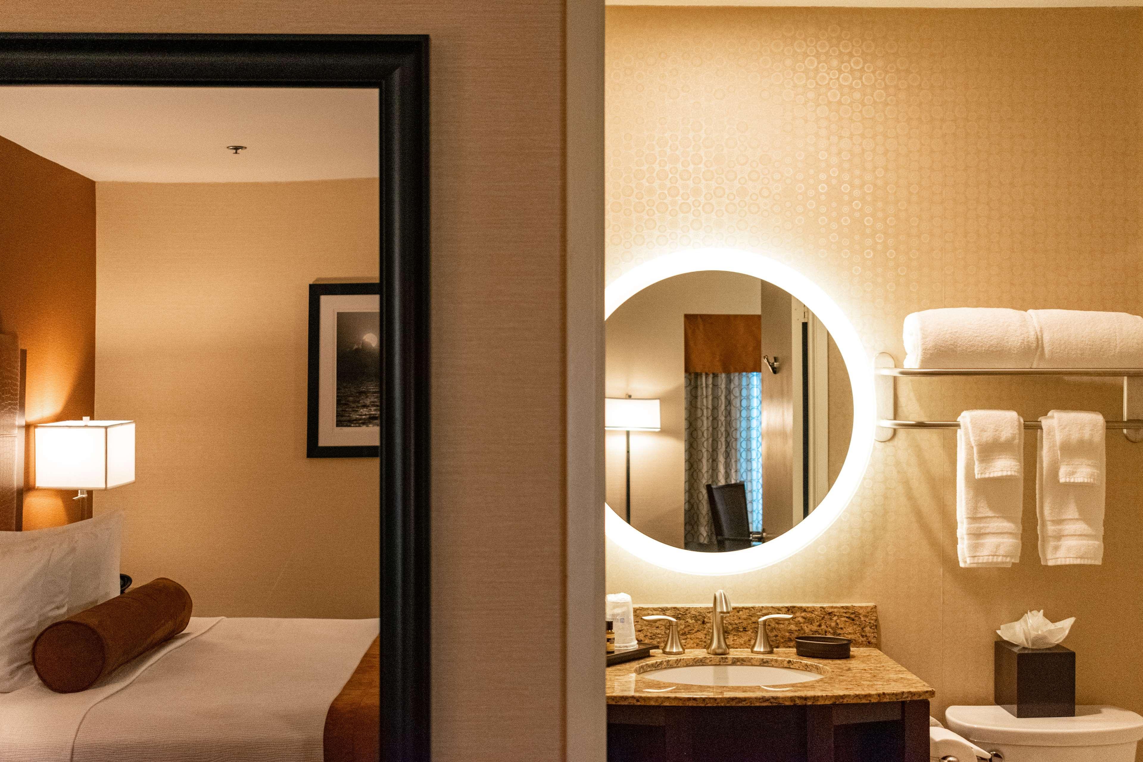 Best Western Plus Suites Hotel Coronado Island Экстерьер фото