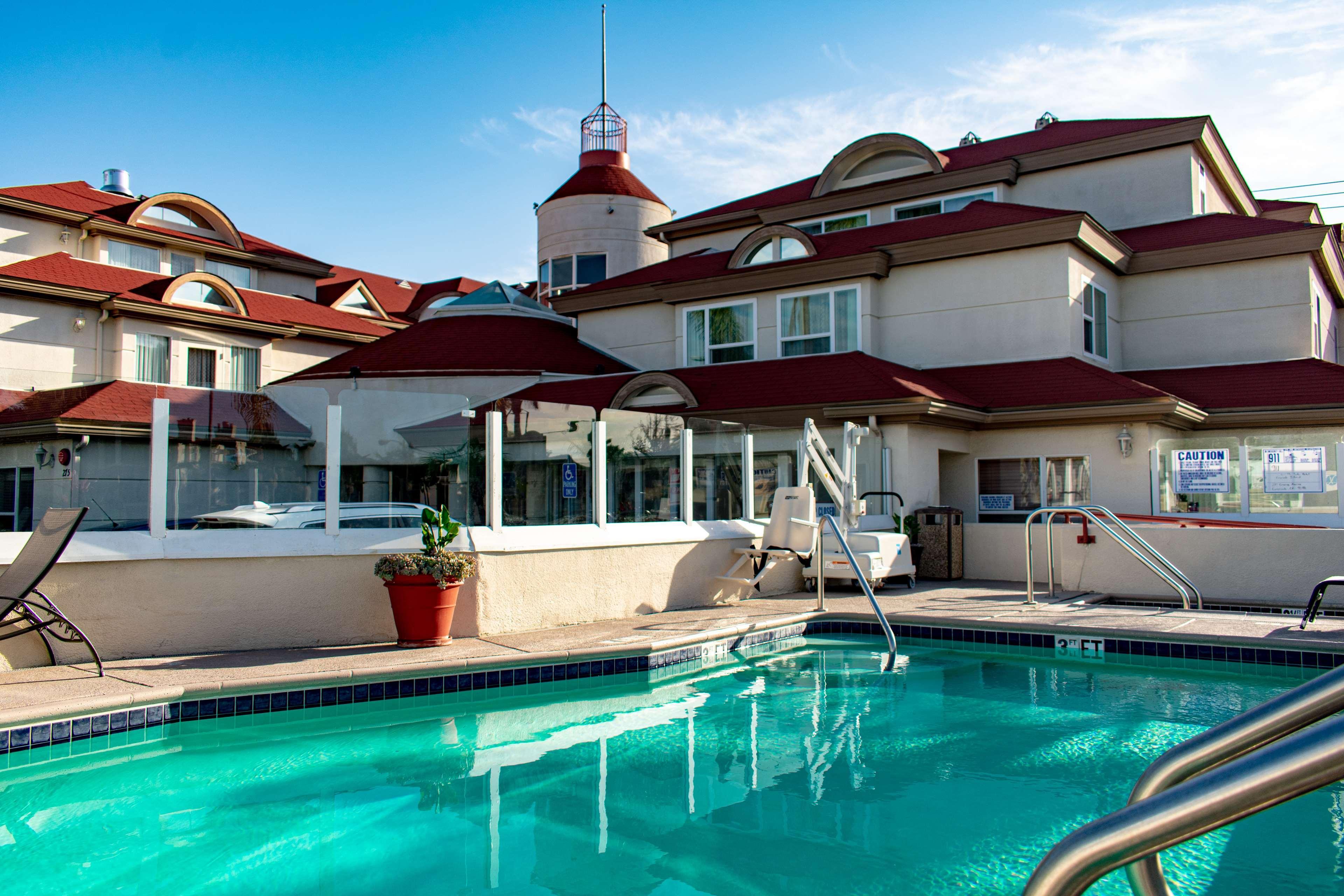 Best Western Plus Suites Hotel Coronado Island Сан-Диего Экстерьер фото