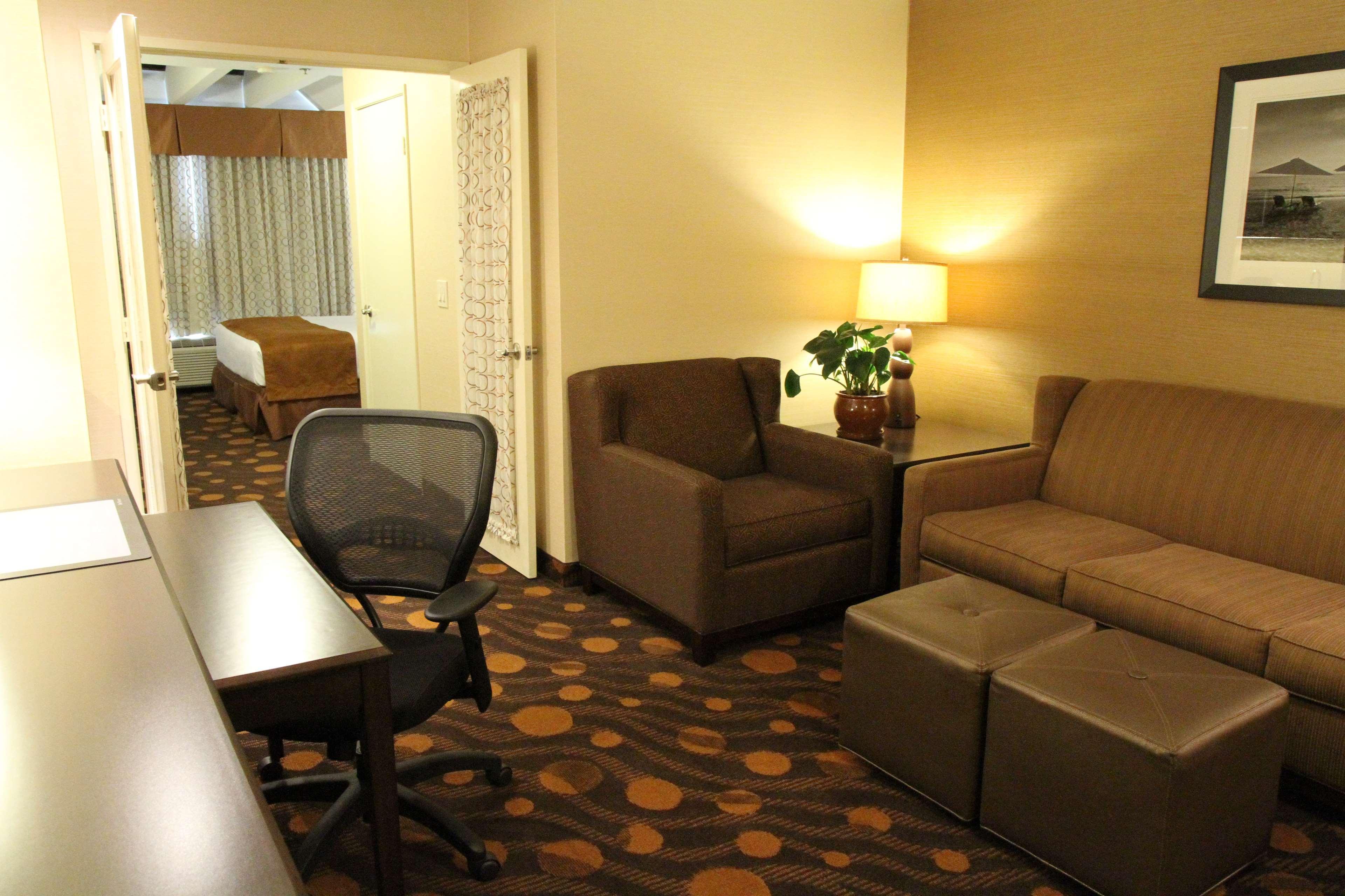 Best Western Plus Suites Hotel Coronado Island Экстерьер фото