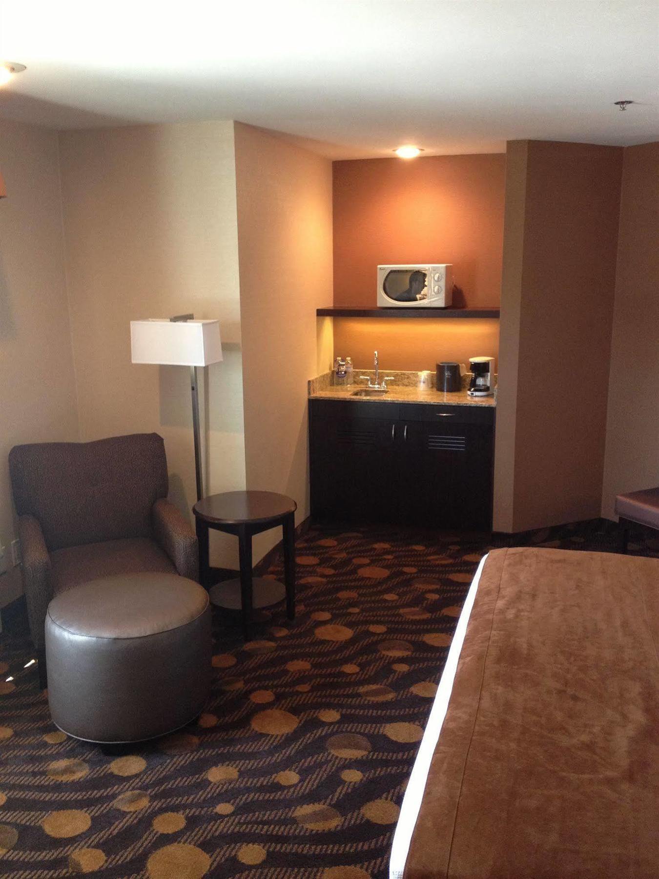 Best Western Plus Suites Hotel Coronado Island Экстерьер фото