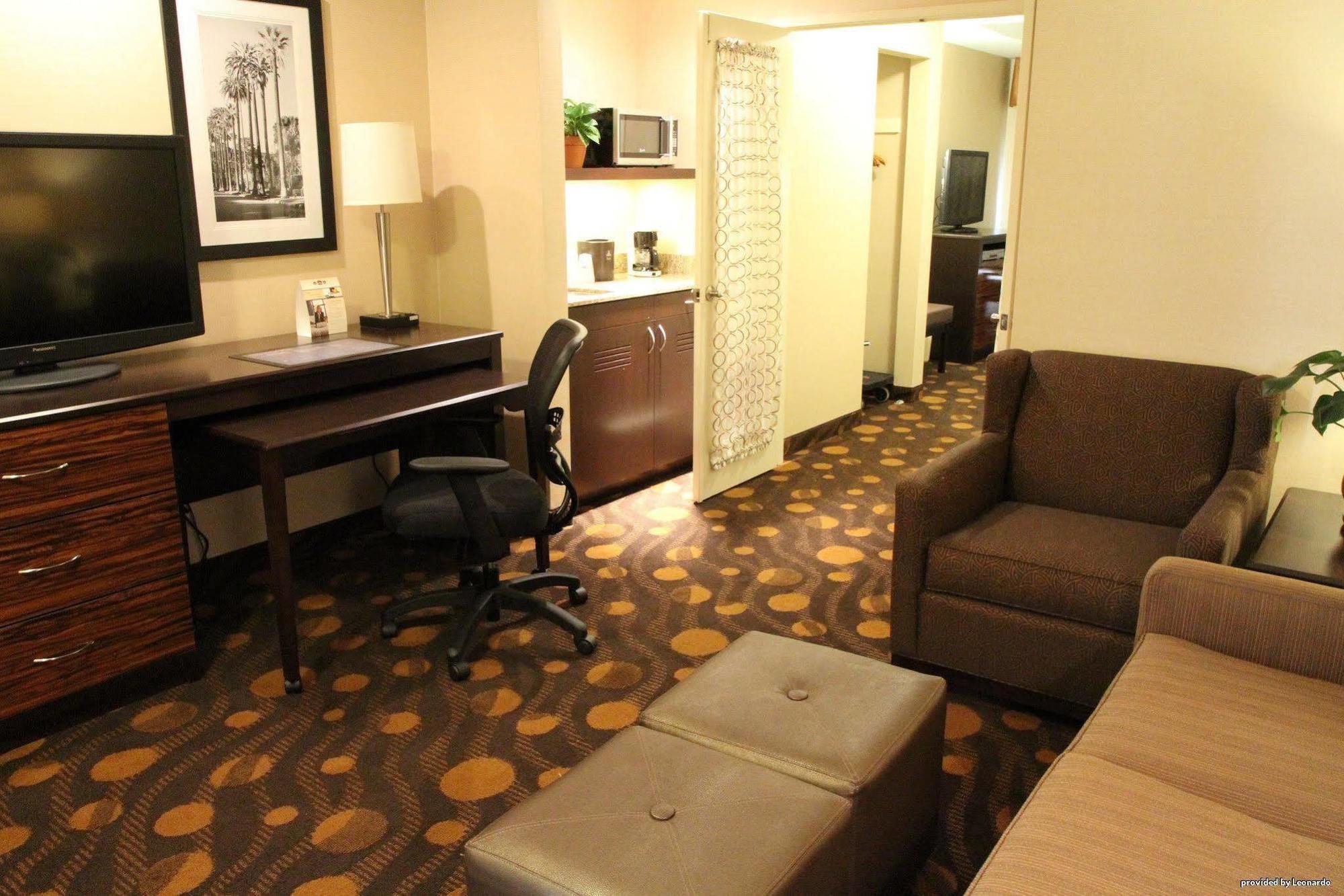 Best Western Plus Suites Hotel Coronado Island Экстерьер фото