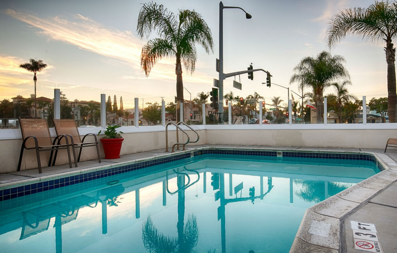 Best Western Plus Suites Hotel Coronado Island Экстерьер фото